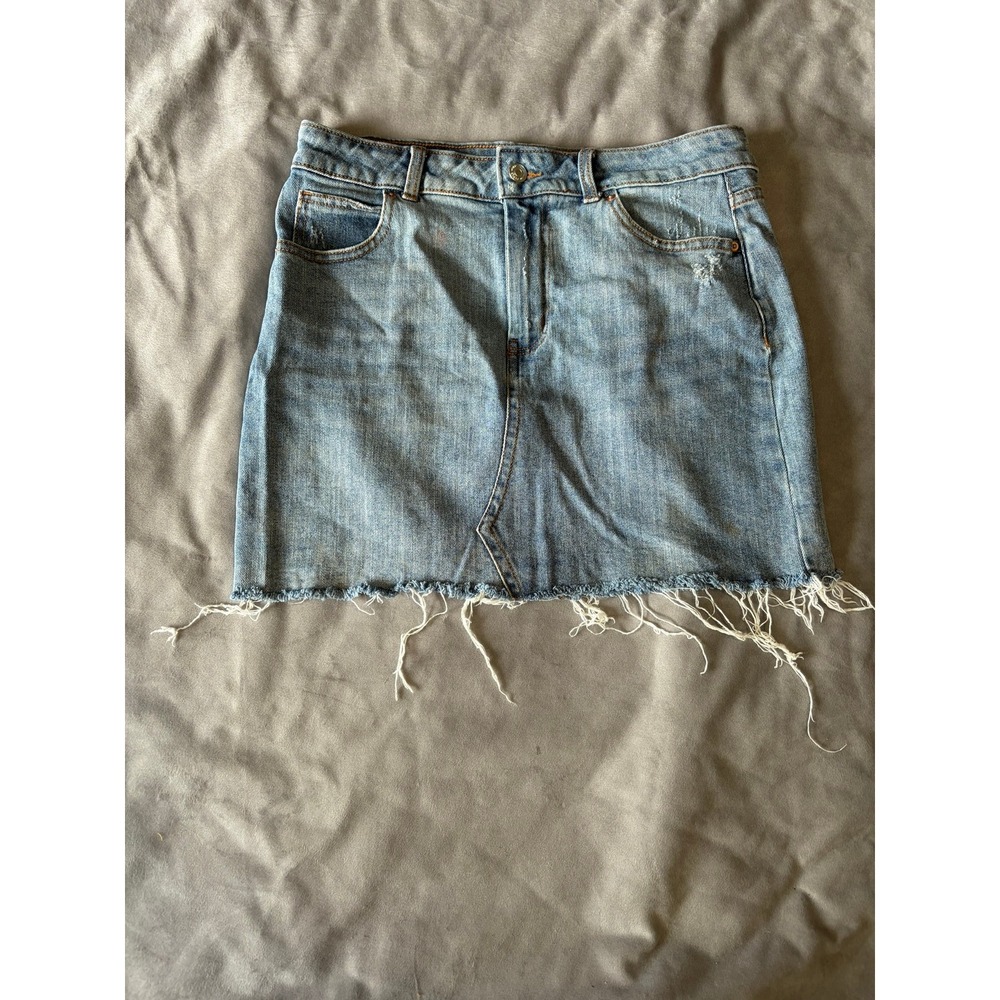 Wild Fable Light Wash Denim Mini Skirt Raw Hem Distressed Blue Size 8
